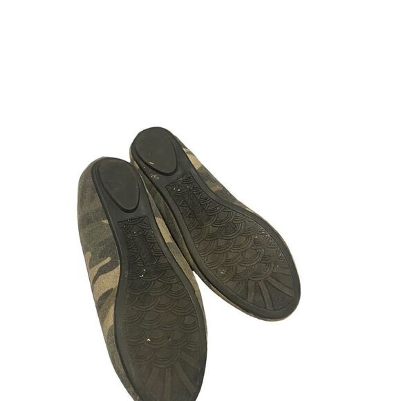 Dominique Nicole size 8.5 medium like new camp side ones see pics - Picture 2 of 2